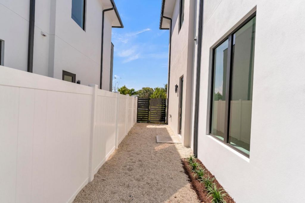 239 NE 11th Street, Delray Beach, FL 33444 Photo