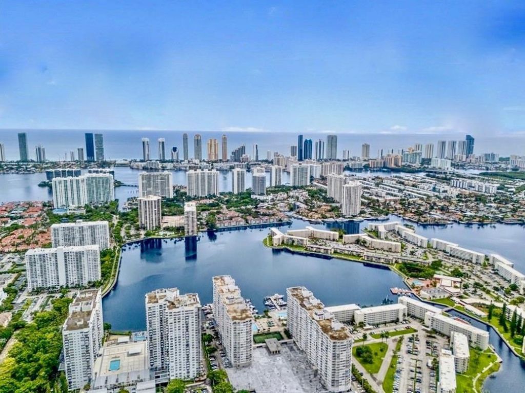 18031 Biscayne Boulevard, Unit 1104, Aventura, FL 33160 Photo