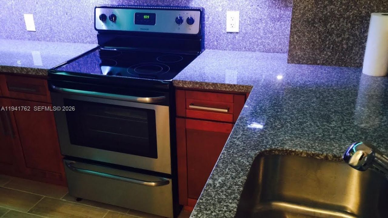 6855 Abbott Ave, Unit 601, Miami Beach, FL 33141 Photo