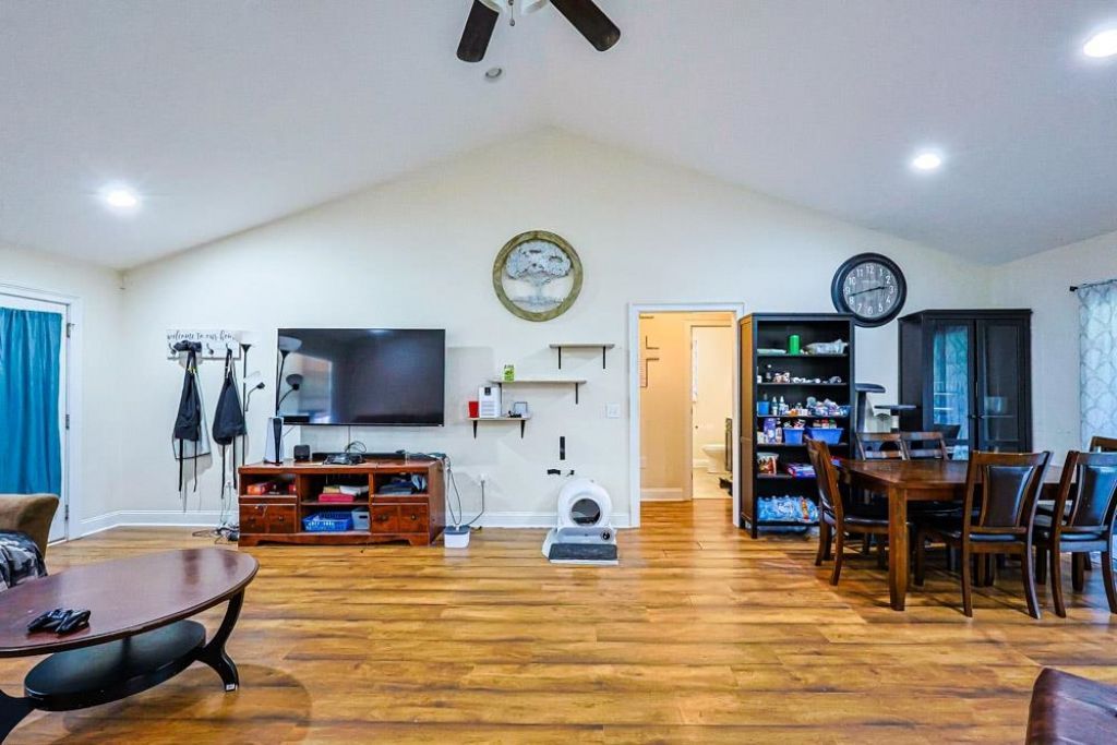 132 Blue Jacket Dr. Photo 11