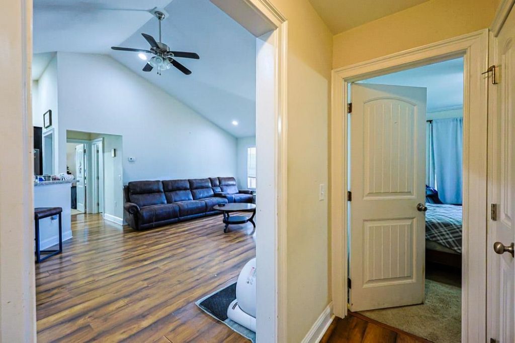 132 Blue Jacket Dr. Photo 24