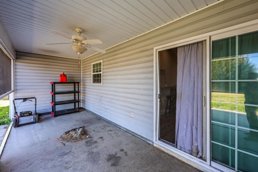 132 Blue Jacket Dr. Photo 33