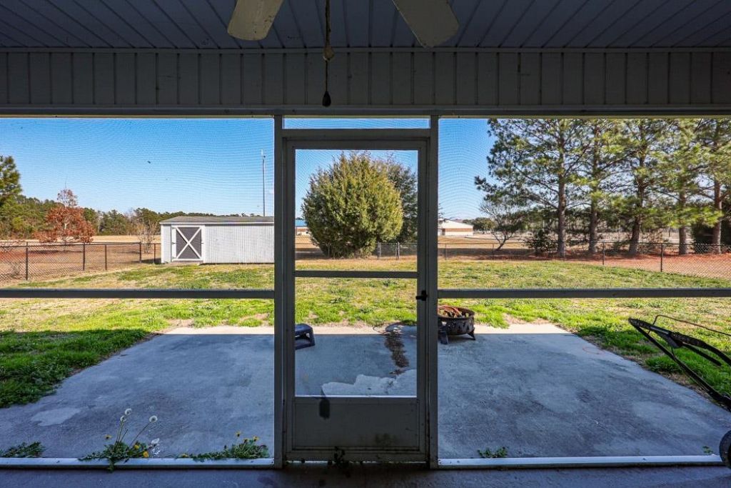 132 Blue Jacket Dr. Photo 34