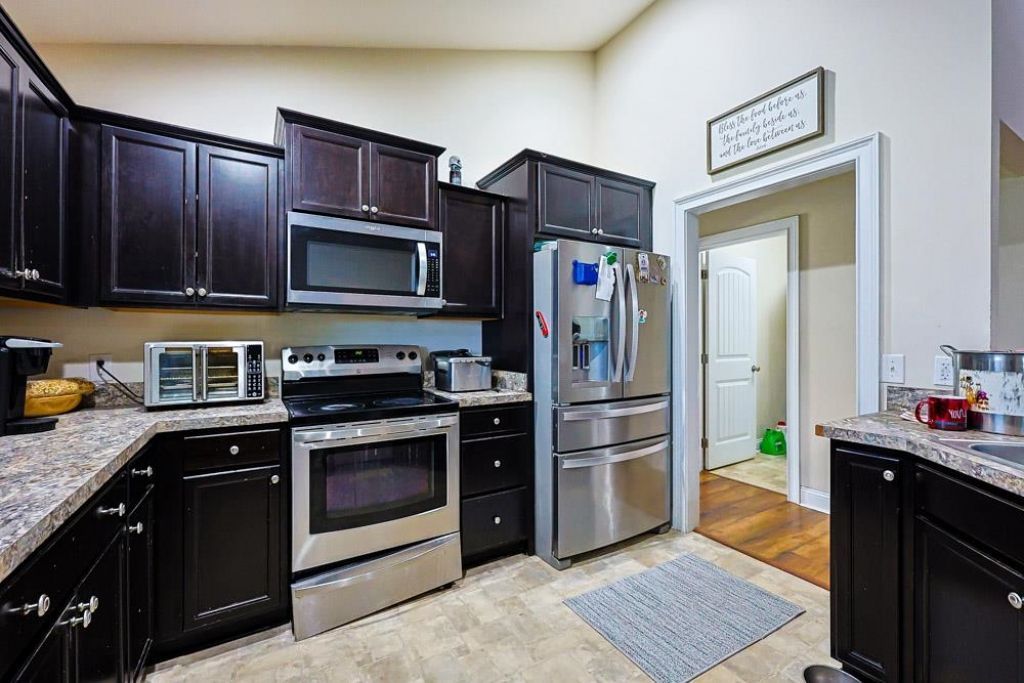 132 Blue Jacket Dr. Photo 4