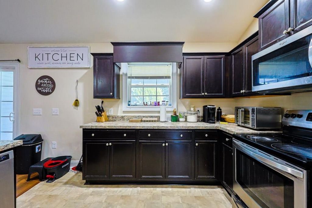 132 Blue Jacket Dr. Photo 5