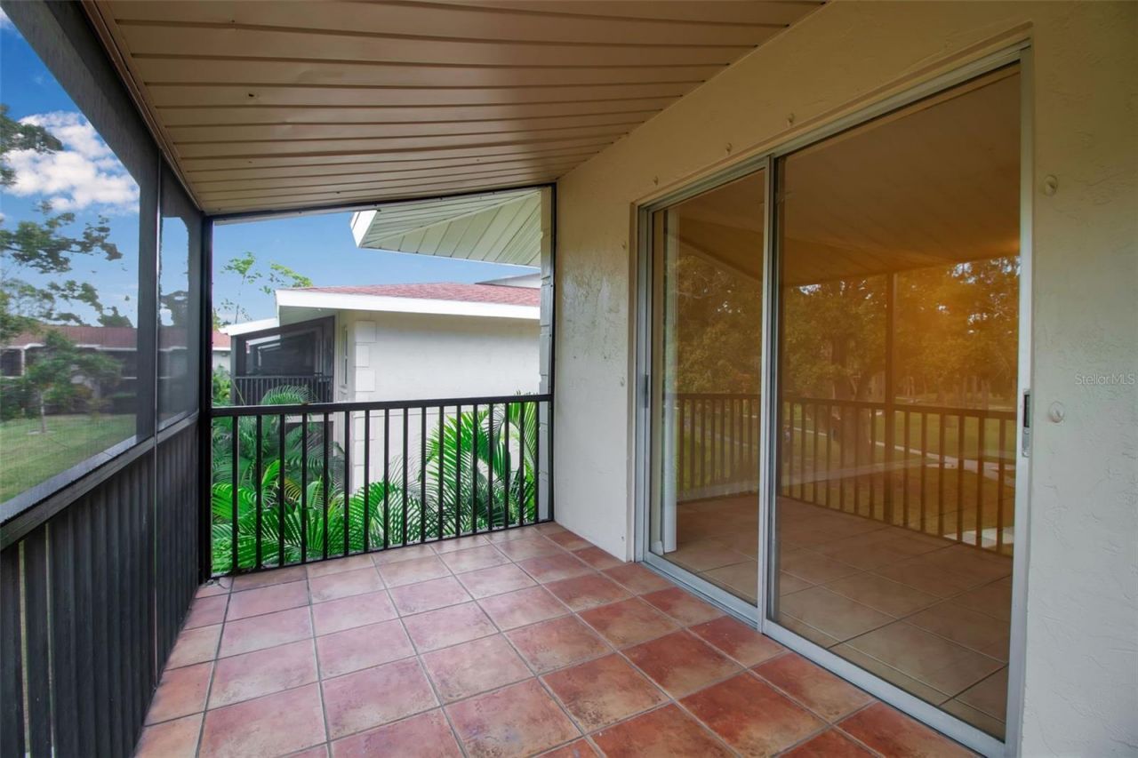 960 La Costa Circle, Unit 2, Sarasota, FL 34237 Photo