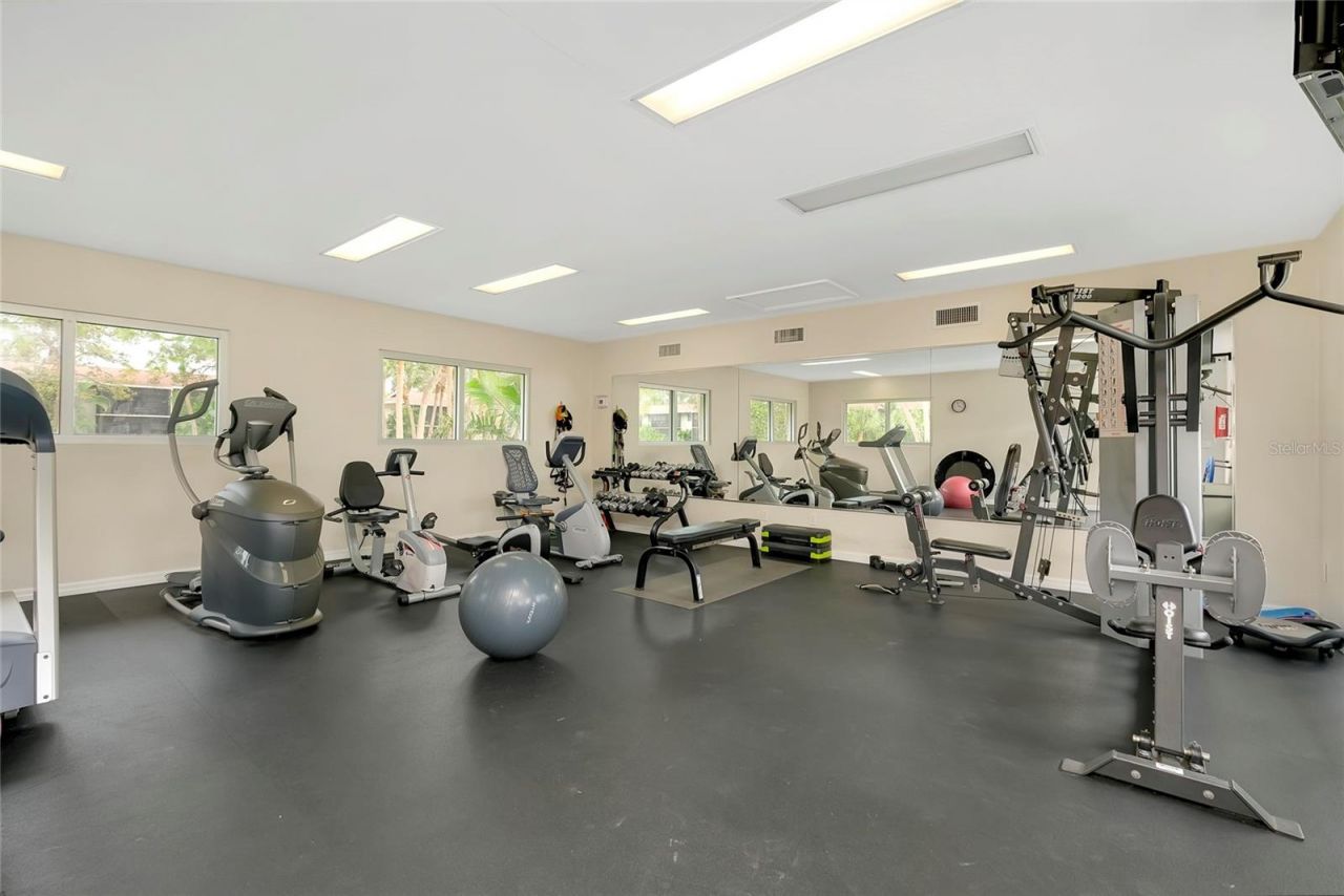 960 La Costa Circle, Unit 2, Sarasota, FL 34237 Photo