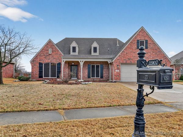 1907 W Rockport Place, Broken Arrow, OK 74012