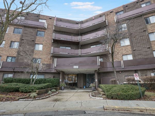 840 WELLINGTON Avenue, Unit 306, Elk Grove Village, IL 60007