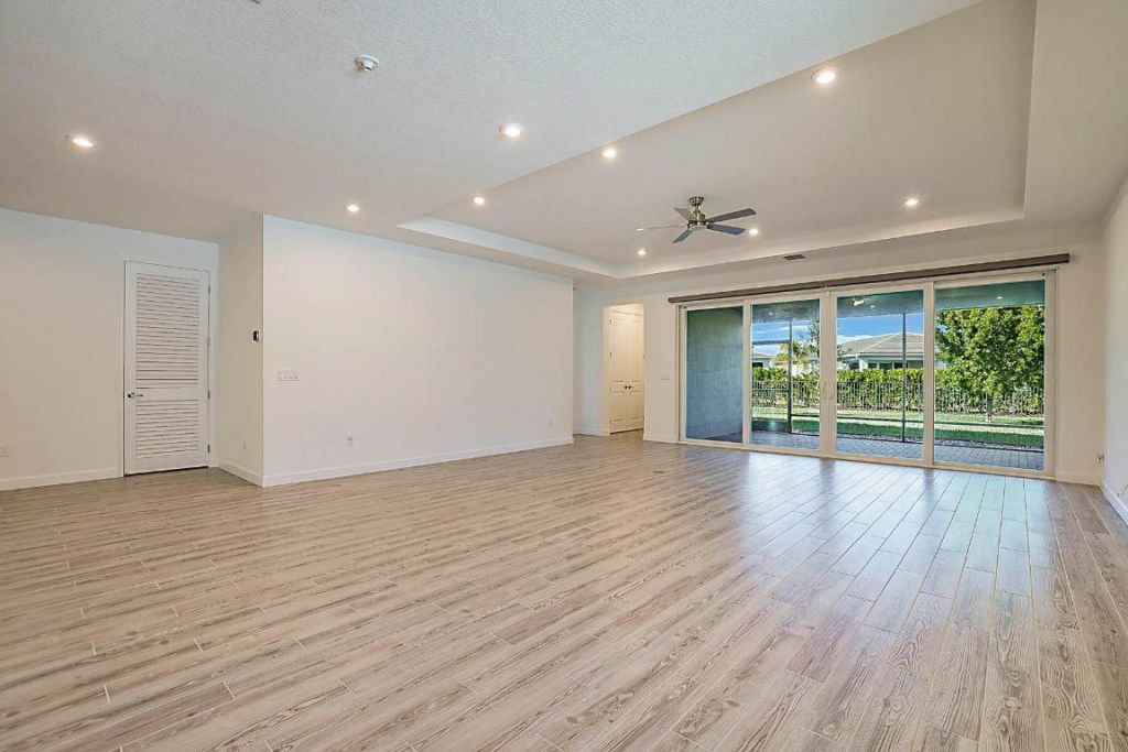 9833 SW Isabelline Drive, Port Saint Lucie, FL 34987 Photo