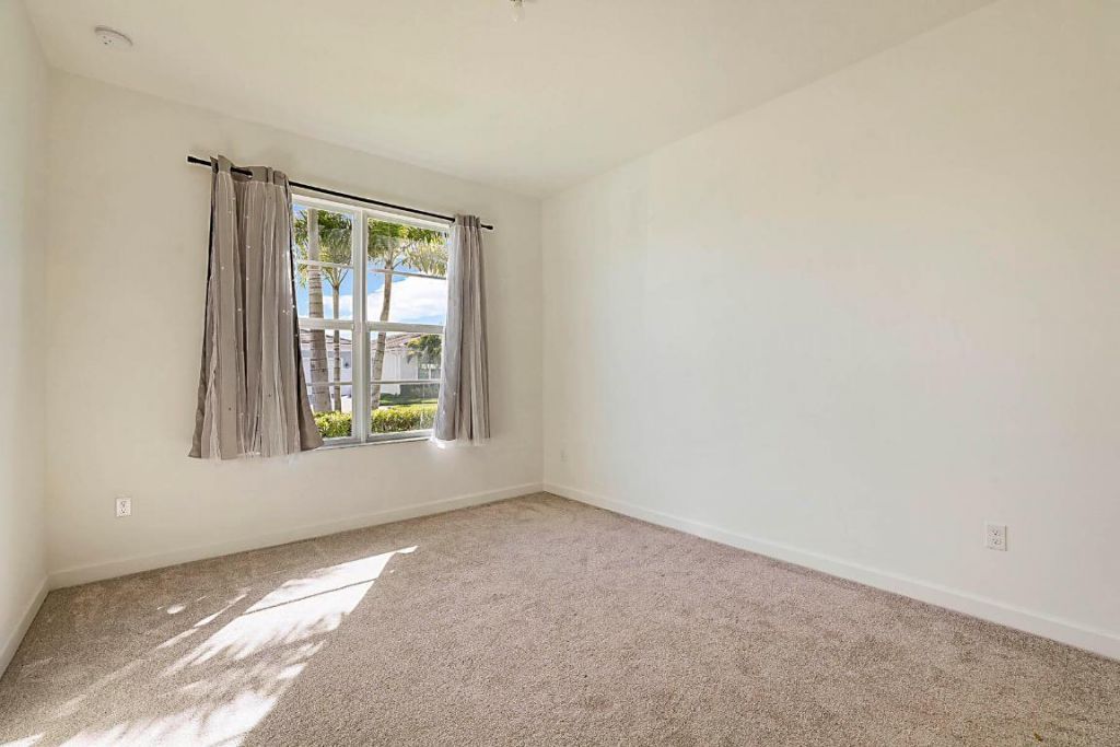 9833 SW Isabelline Drive, Port Saint Lucie, FL 34987 Photo