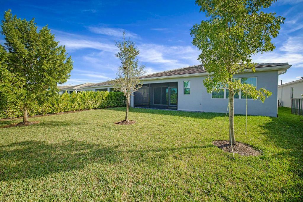 9833 SW Isabelline Drive, Port Saint Lucie, FL 34987 Photo