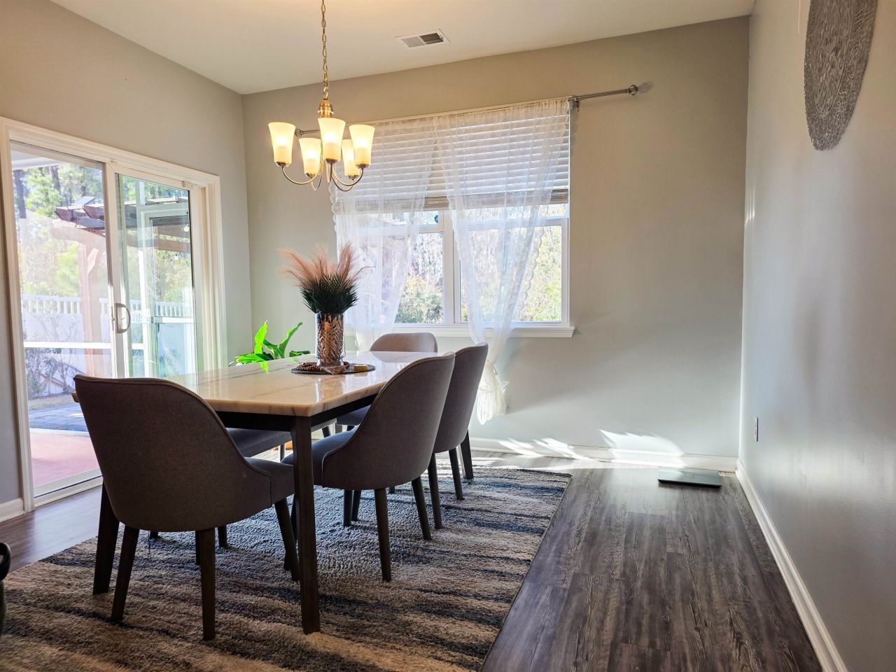 212 Legends Village Dr. Photo 6