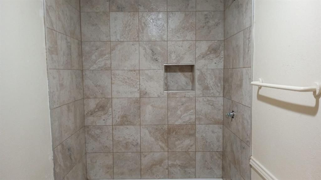 1711 W Spring Creek Parkway, Plano, TX 75023 Main Photo