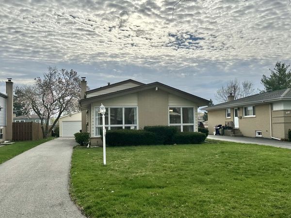 1243 S Mitchell Avenue, Arlington Heights, IL 60005