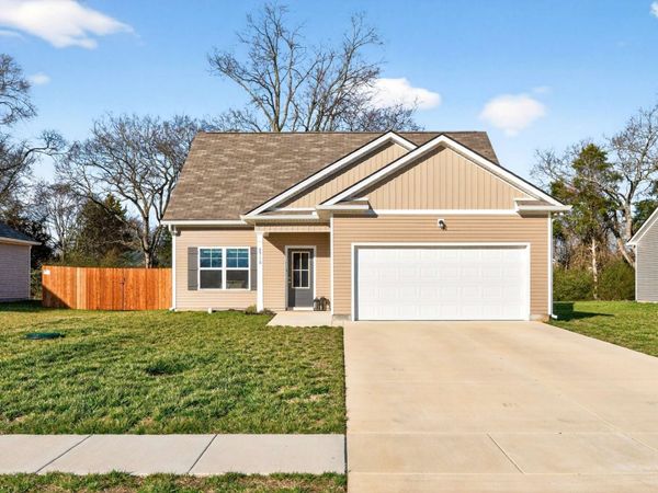 2715 Gertie Dr, Murfreesboro, TN 37127