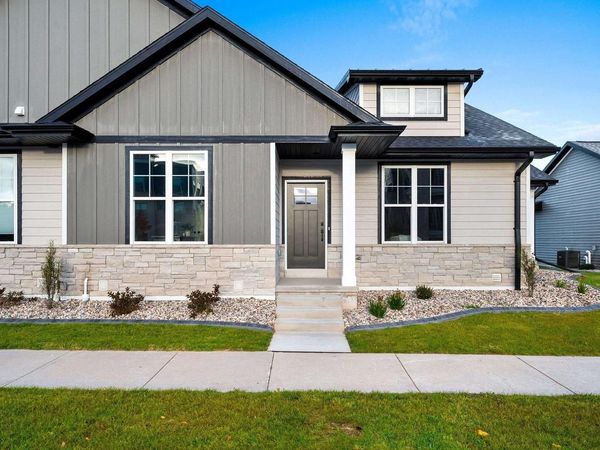 2878 HOWARD, Howard, WI 54313