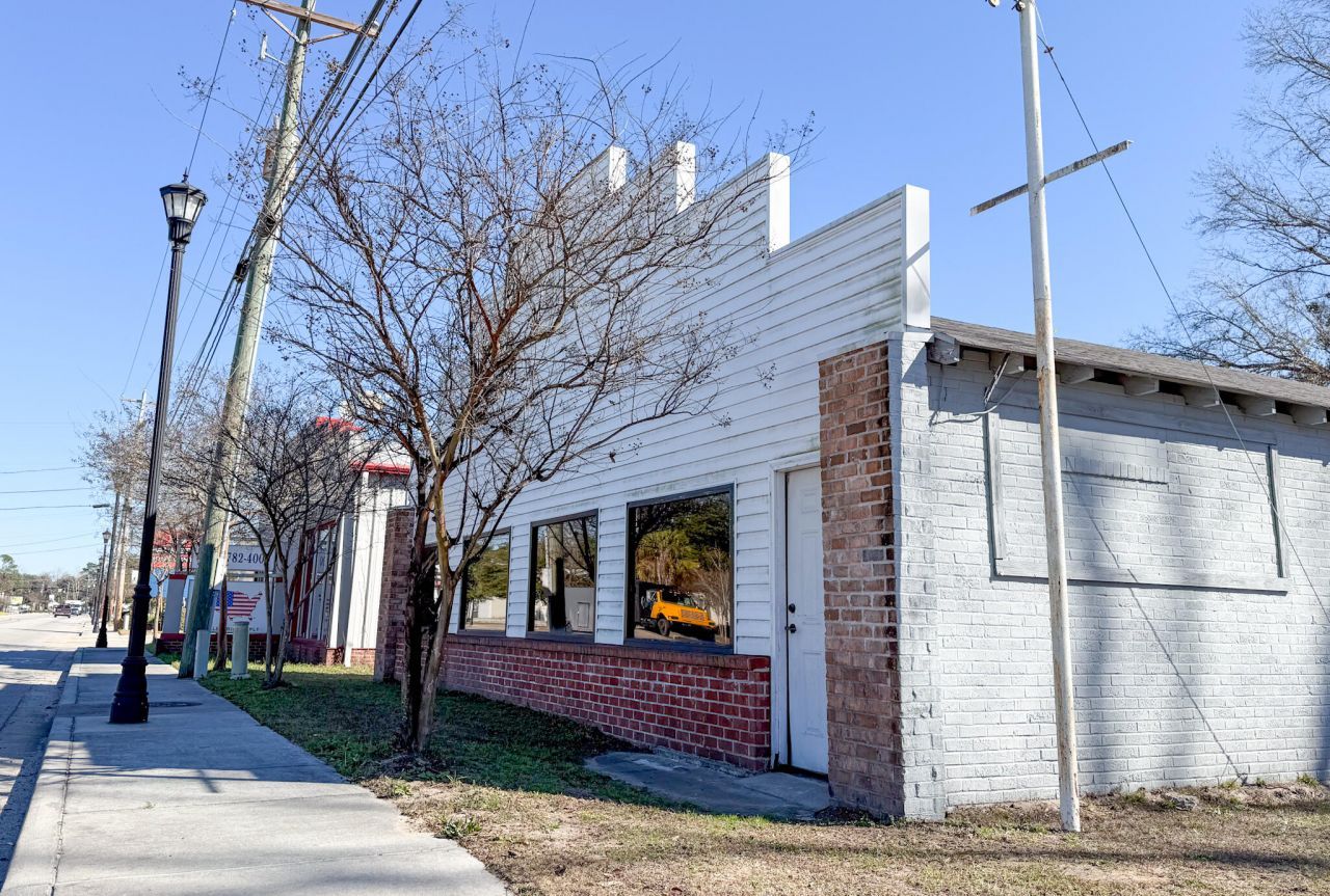 723 S Jefferies Boulevard  Photo 6