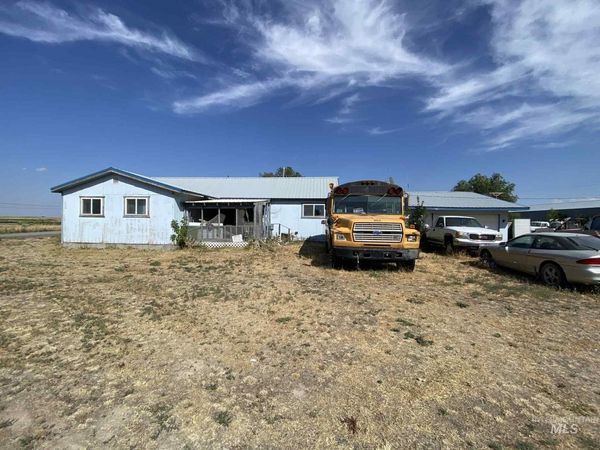104 East St., Minidoka, ID 83343
