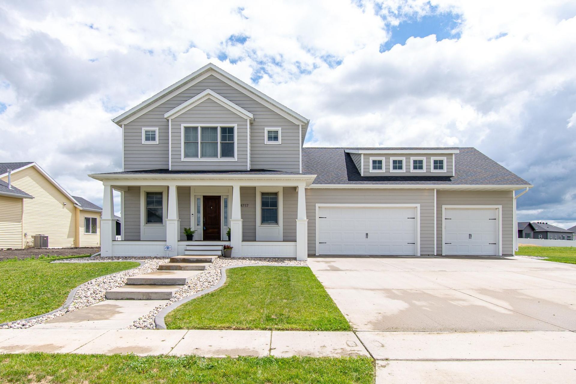 4717 11th Street W, West Fargo, ND 58078 Main Photo