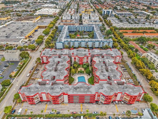 1750 W 46th St , Unit 404, Hialeah, FL 33012