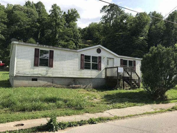 370 Chili , Olive Hill, KY 41164