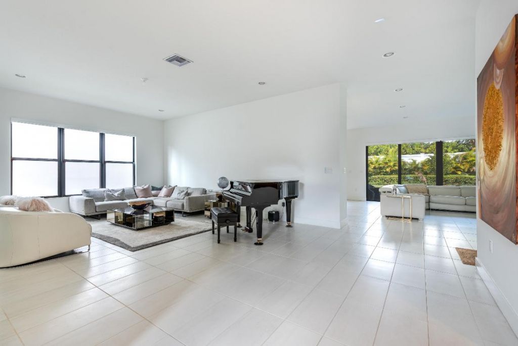 8131 Laurel Falls Drive, Boca Raton, FL 33496 Photo