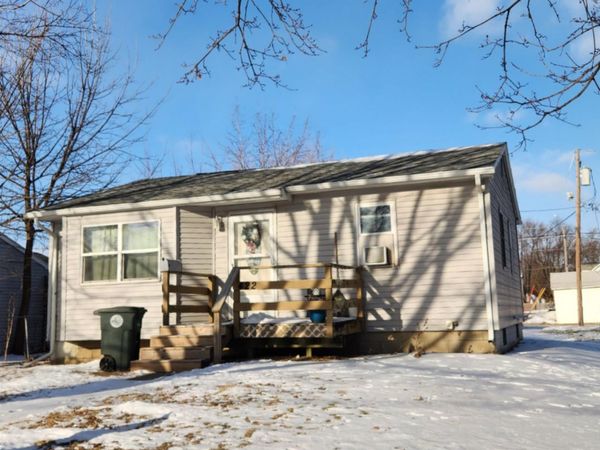 422 Hartman Ave., Waterloo, IA 50701
