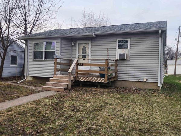 422 Hartman Ave., Waterloo, IA 50701