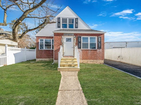 8 Rockaway Avenue, Westbury, NY 11590