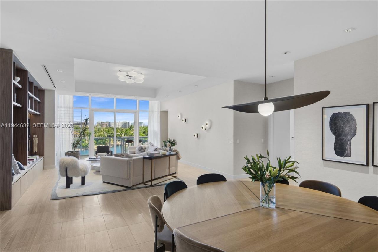 4701 N Meridian Ave, Unit 304, Miami Beach, FL 33140 Photo