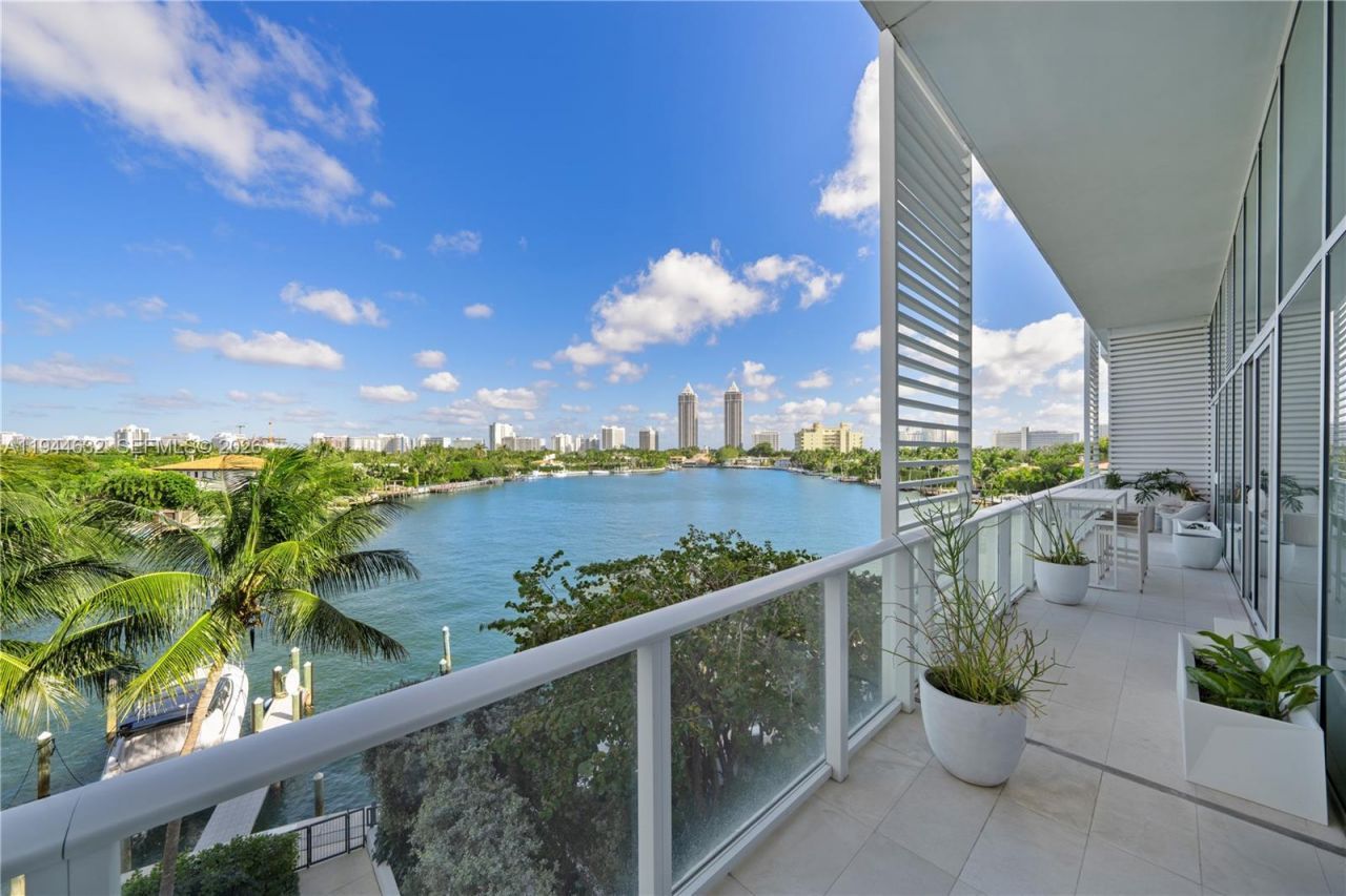 4701 N Meridian Ave, Unit 304, Miami Beach, FL 33140 Photo