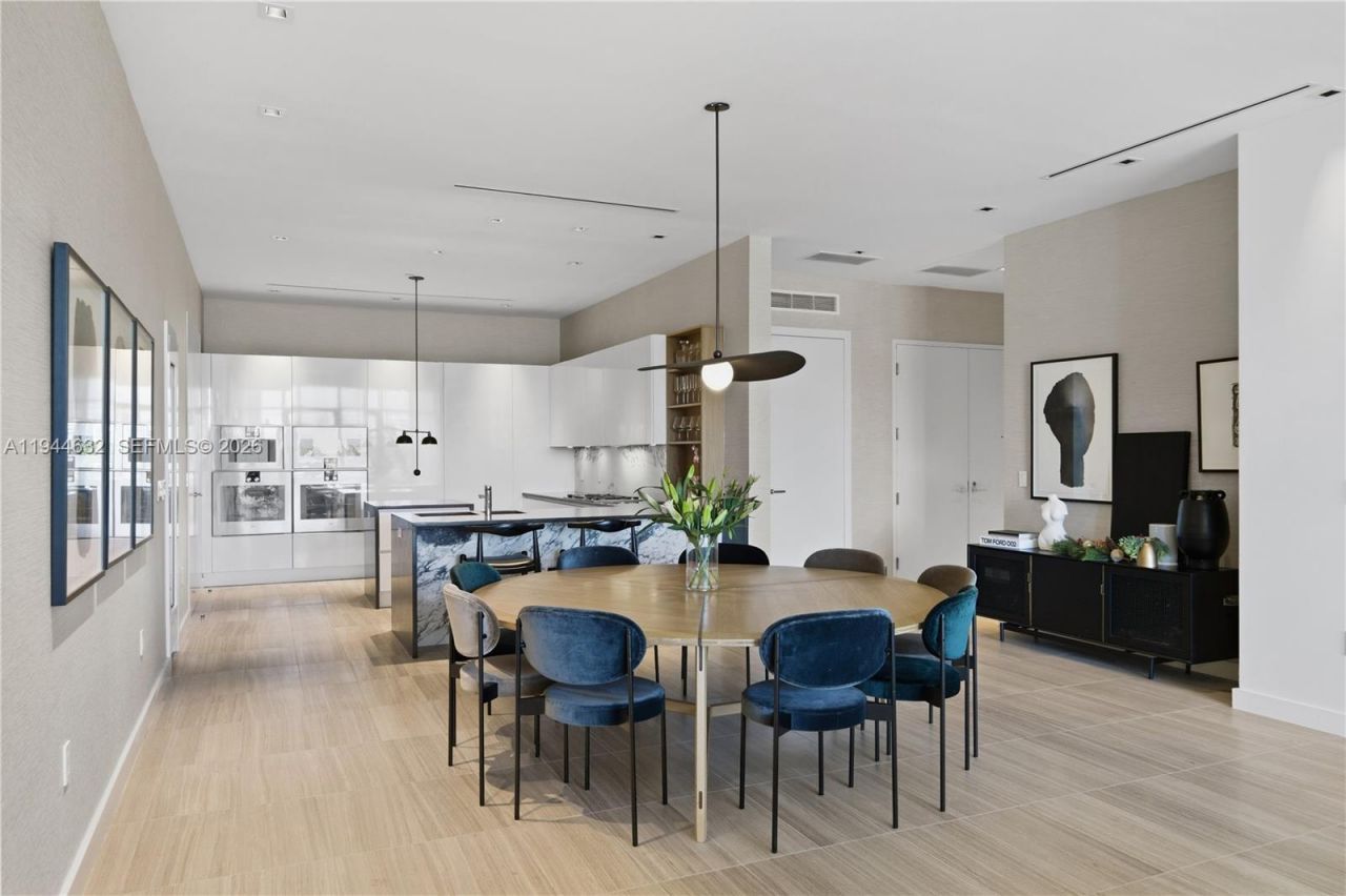 4701 N Meridian Ave, Unit 304, Miami Beach, FL 33140 Photo