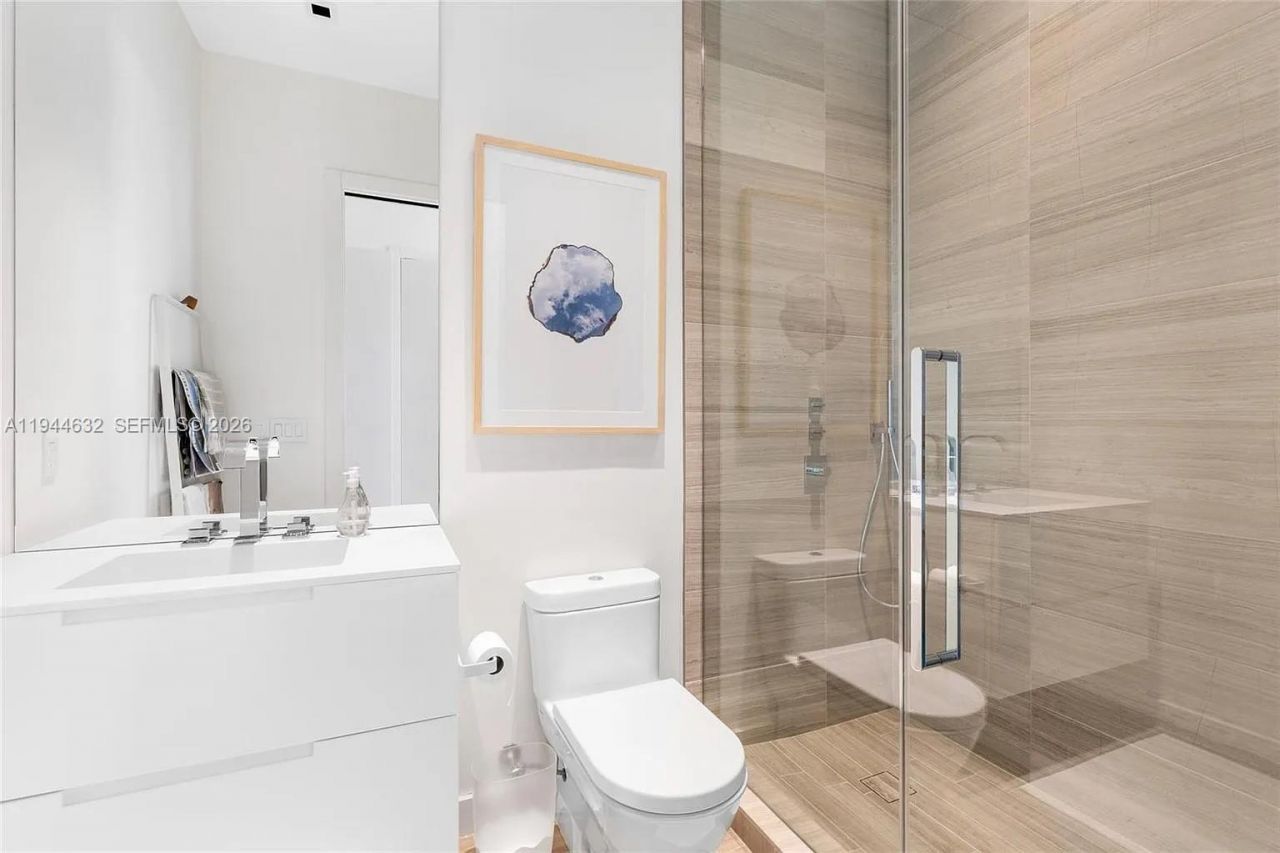 4701 N Meridian Ave, Unit 304, Miami Beach, FL 33140 Photo