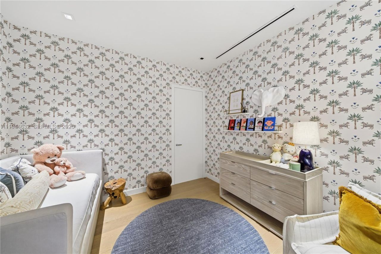 4701 N Meridian Ave, Unit 304, Miami Beach, FL 33140 Photo