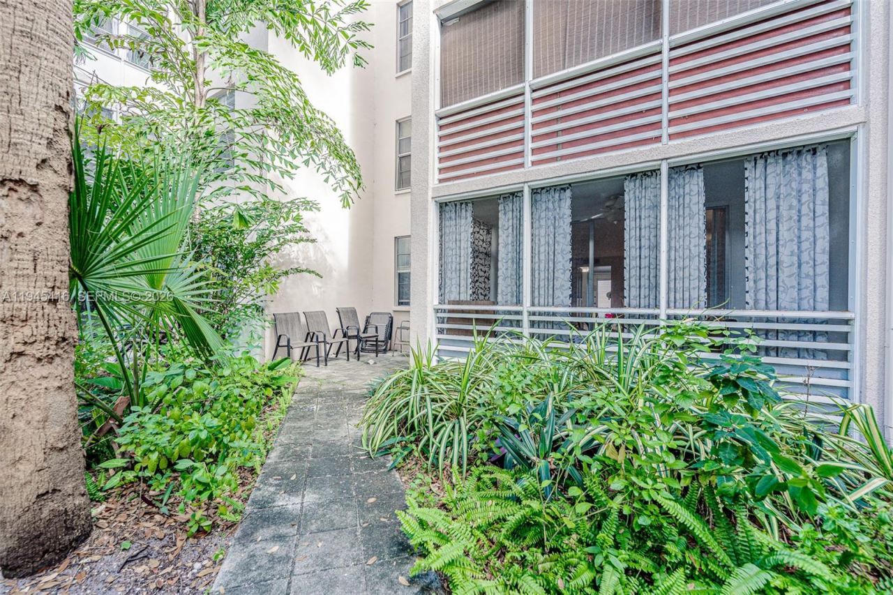 2601 NW 48th Ter, Unit 145, Lauderdale Lakes, FL 33313 Photo