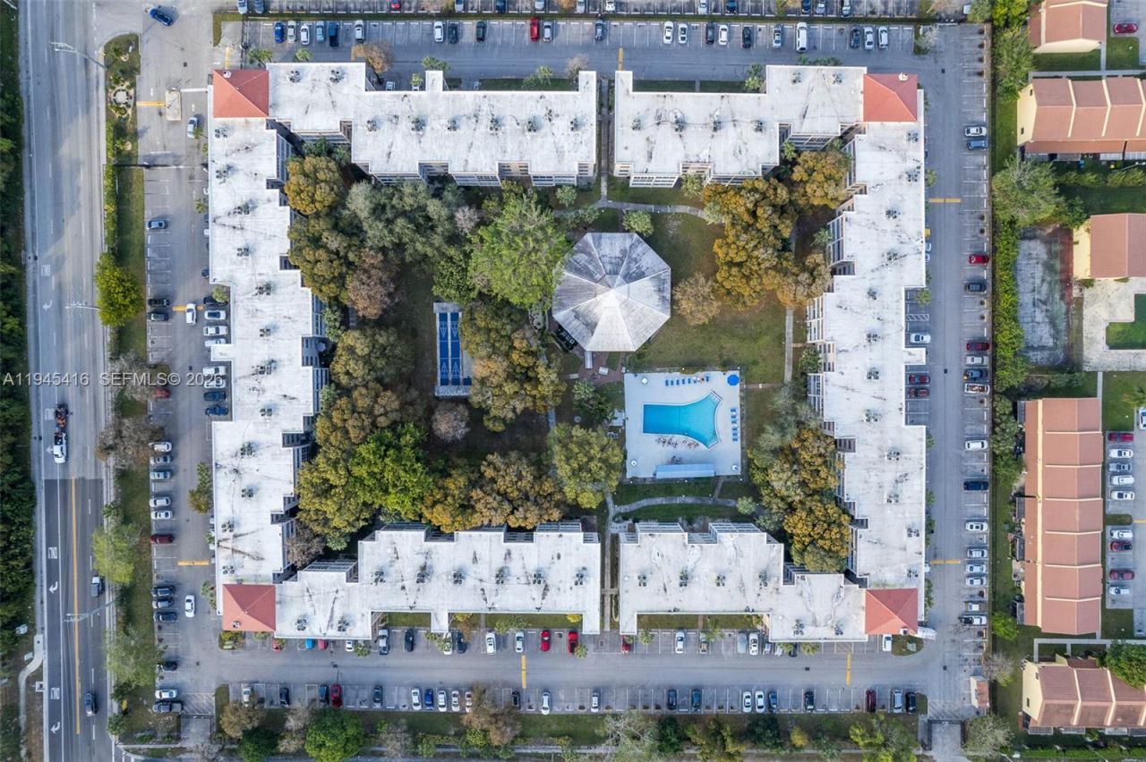 2601 NW 48th Ter, Unit 145, Lauderdale Lakes, FL 33313 Photo