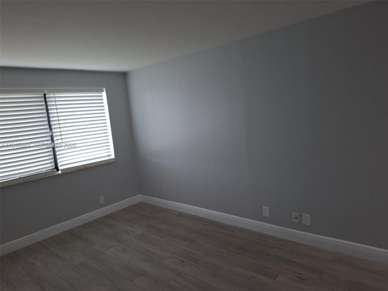 301 Golden Isles Dr, Unit 205, Hallandale Beach, FL 33009 Photo