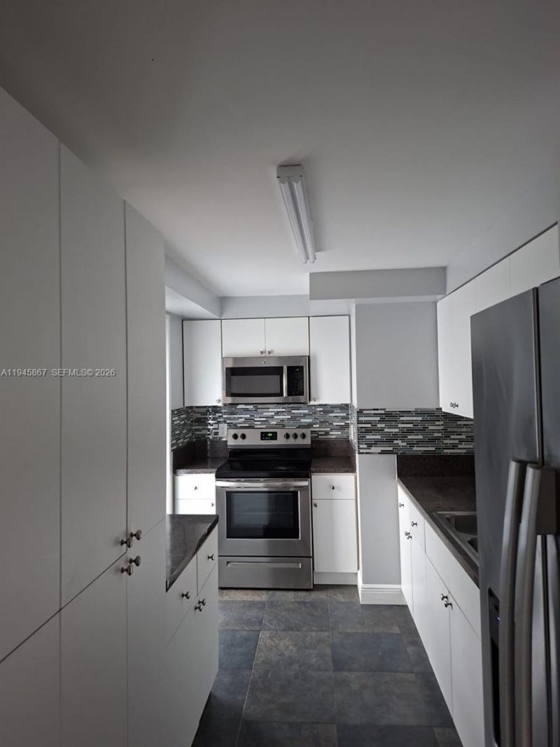 301 Golden Isles Dr, Unit 205, Hallandale Beach, FL 33009 Photo