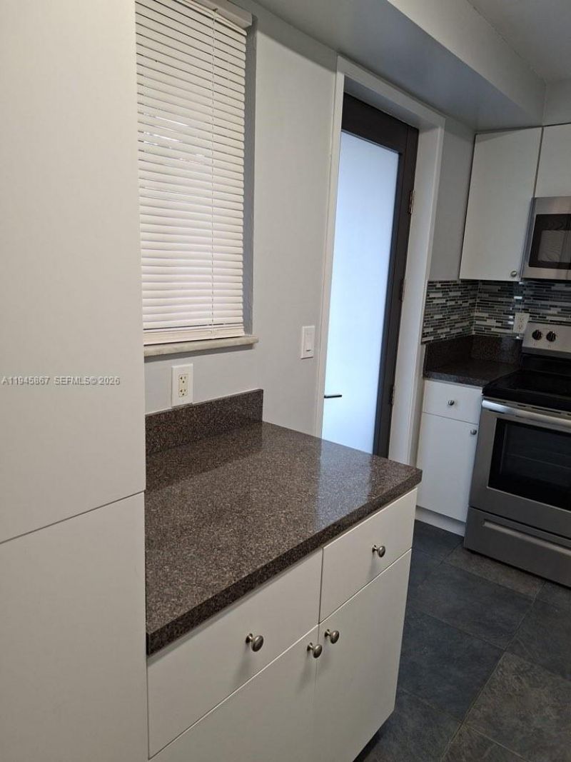 301 Golden Isles Dr, Unit 205, Hallandale Beach, FL 33009 Photo