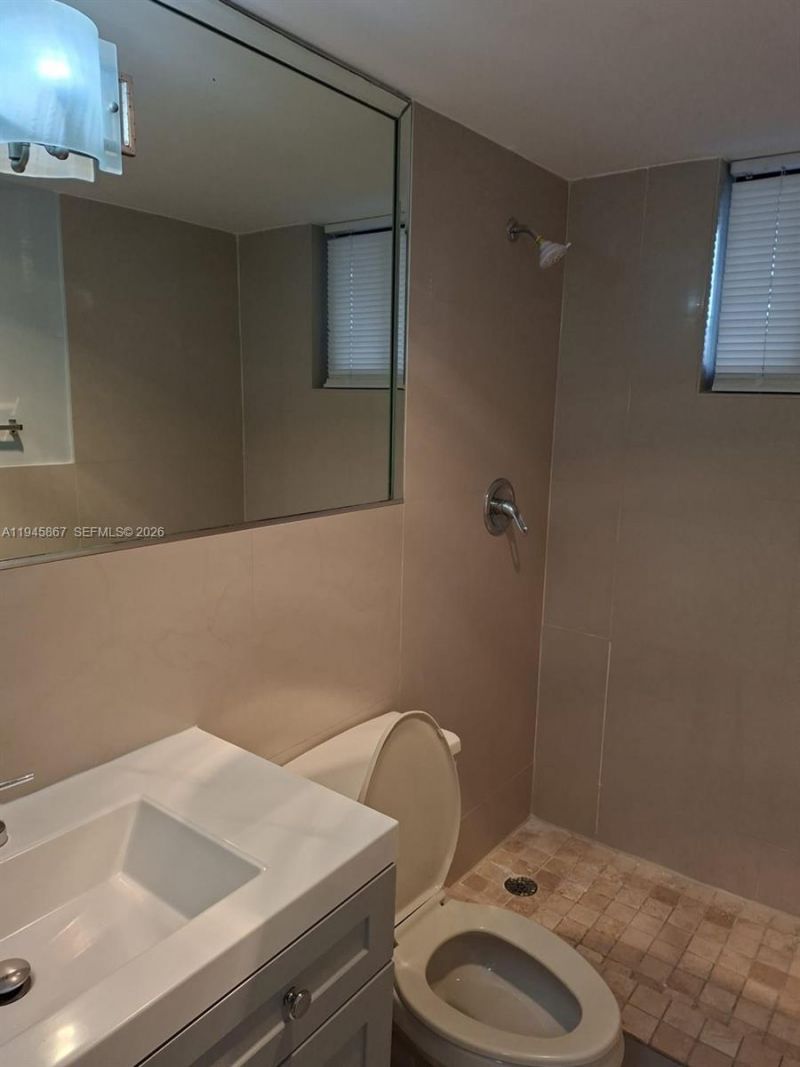 301 Golden Isles Dr, Unit 205, Hallandale Beach, FL 33009 Photo