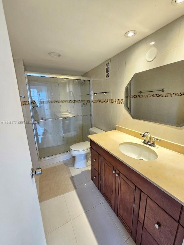 1300 NE Miami Gardens Dr, Unit 706E, Miami, FL 33179 Photo