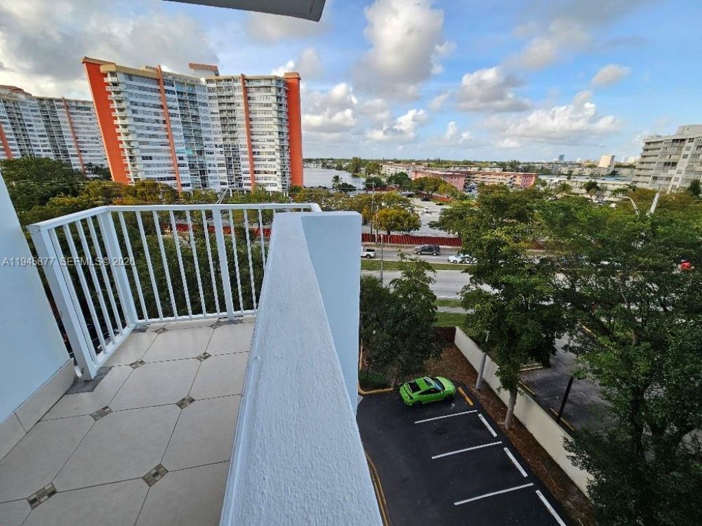 1300 NE Miami Gardens Dr, Unit 706E, Miami, FL 33179 Photo