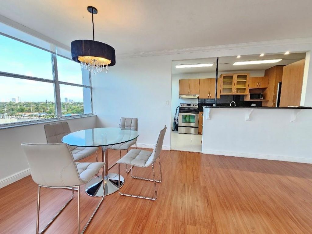 1300 NE Miami Gardens Dr, Unit 706E, Miami, FL 33179 Photo