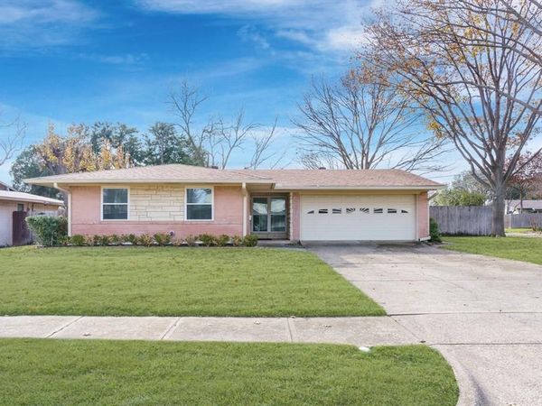 831 Warren Way, Richardson, TX 75080