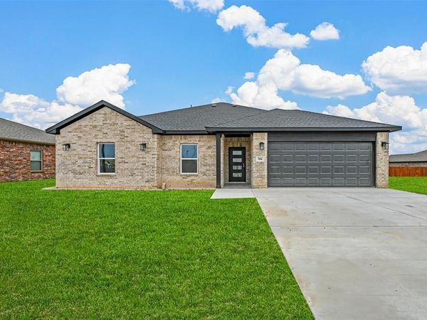 306 Day Drive, Mabank, TX 75147