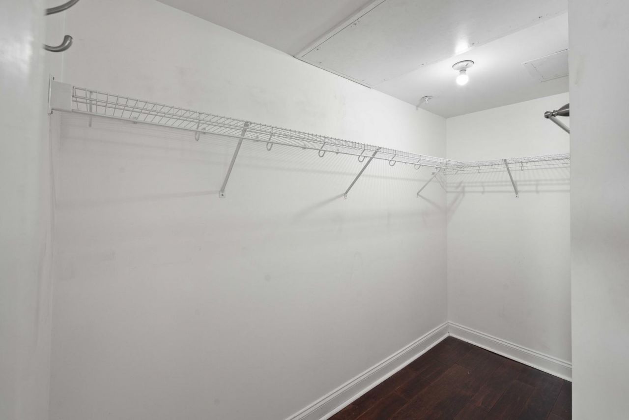 21 George Street Photo 13