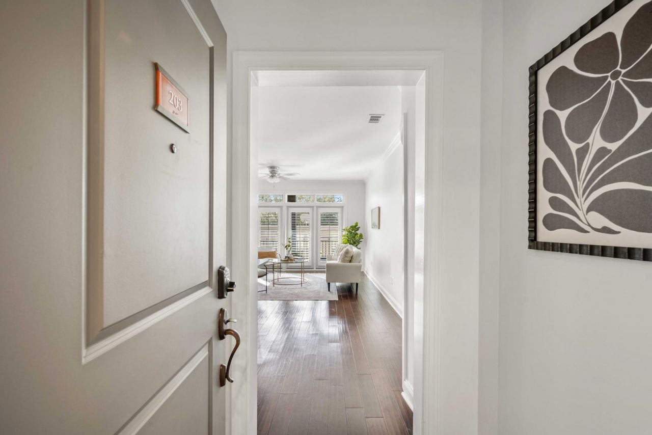 21 George Street Photo 4