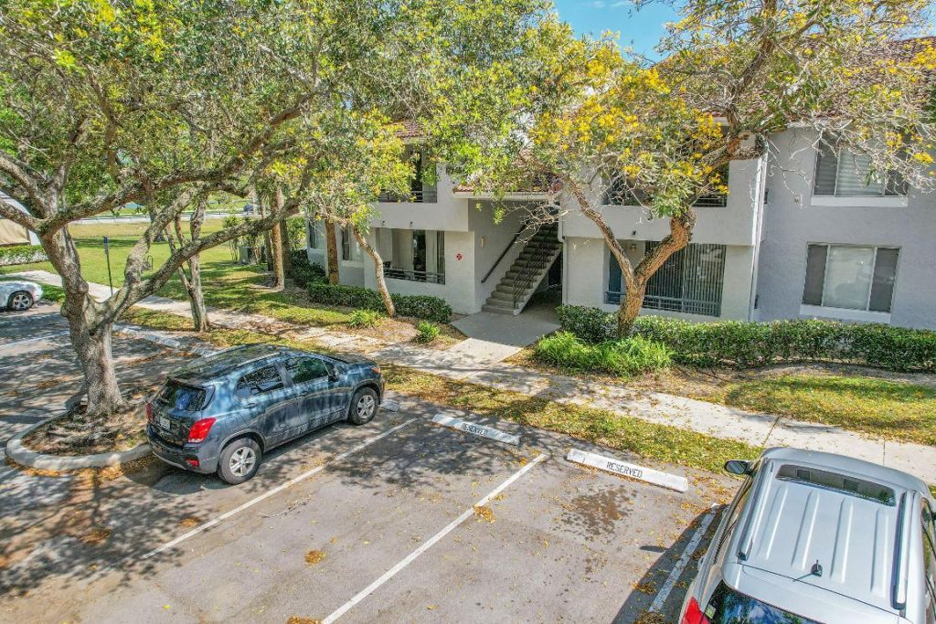 931 Lyons Road, Unit 4201, Coconut Creek, FL 33063 Photo
