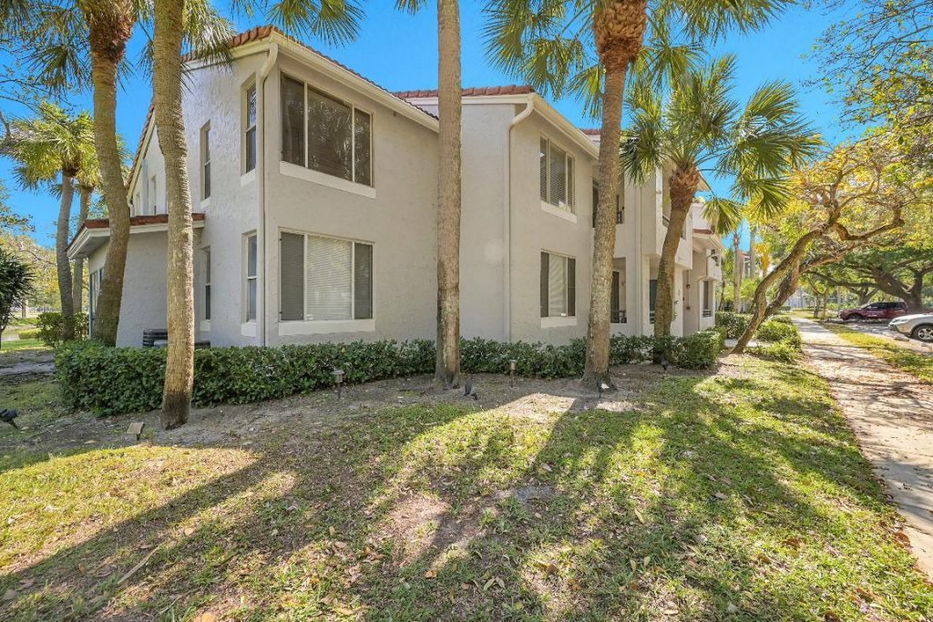 931 Lyons Road, Unit 4201, Coconut Creek, FL 33063 Photo